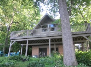 15 Delburne Dr, Davis, IL 61019