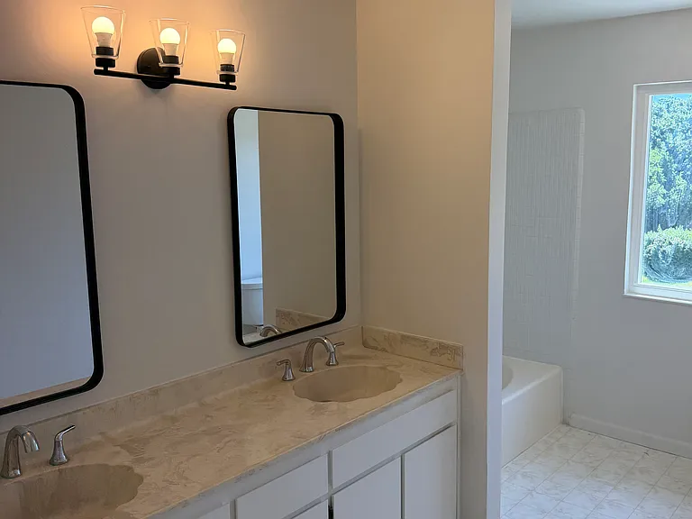 427 Bloom Ln — Photo 33