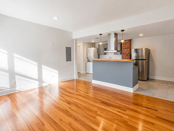 3rd image of 3605 Summit St #9