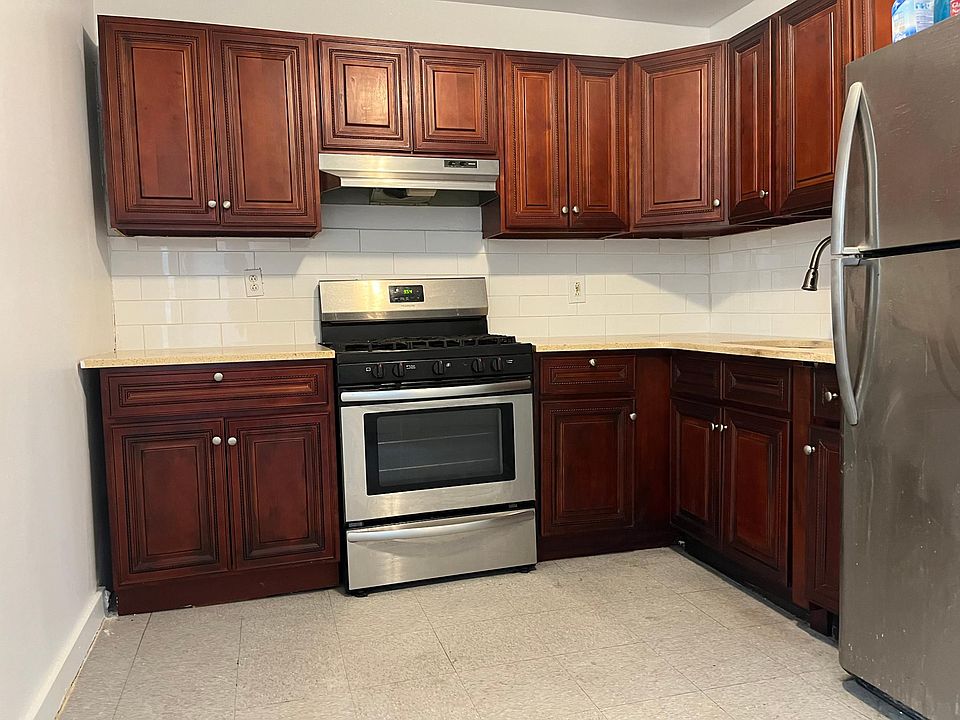 1st image of 300 Woodworth Ave #5