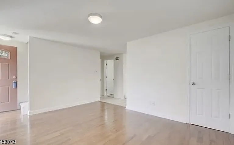 443 Downer St — Photo 4