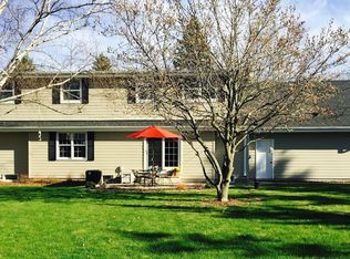 3912 W Haven Ave, Mequon, WI 53092