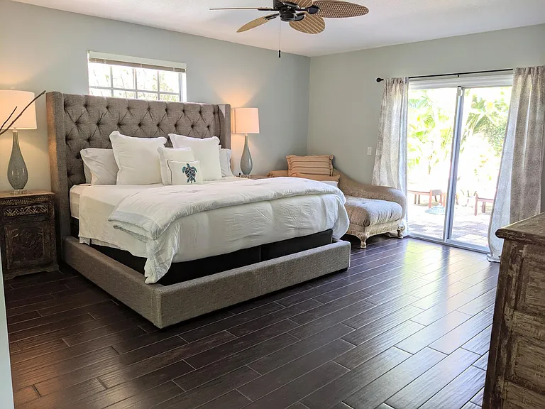 525 Melrose Ave — Photo 11