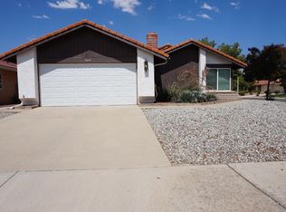 2042 Flame Tree Way, Hemet, CA 92545