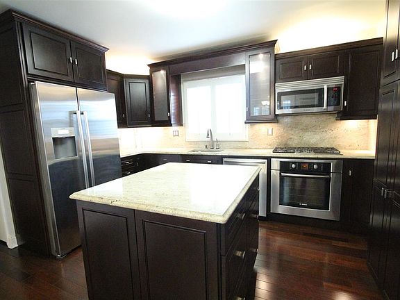 2nd image of 407 Manila Ave #1