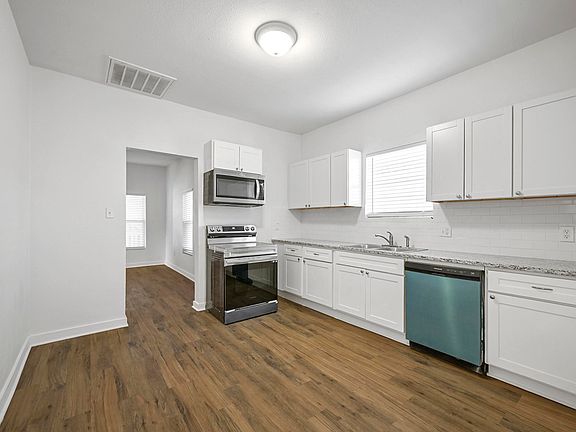 2nd image of 814 W Morton St