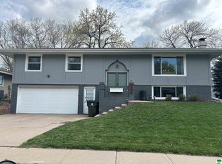 4444 S Nicollet Way, Sioux City, IA 51106