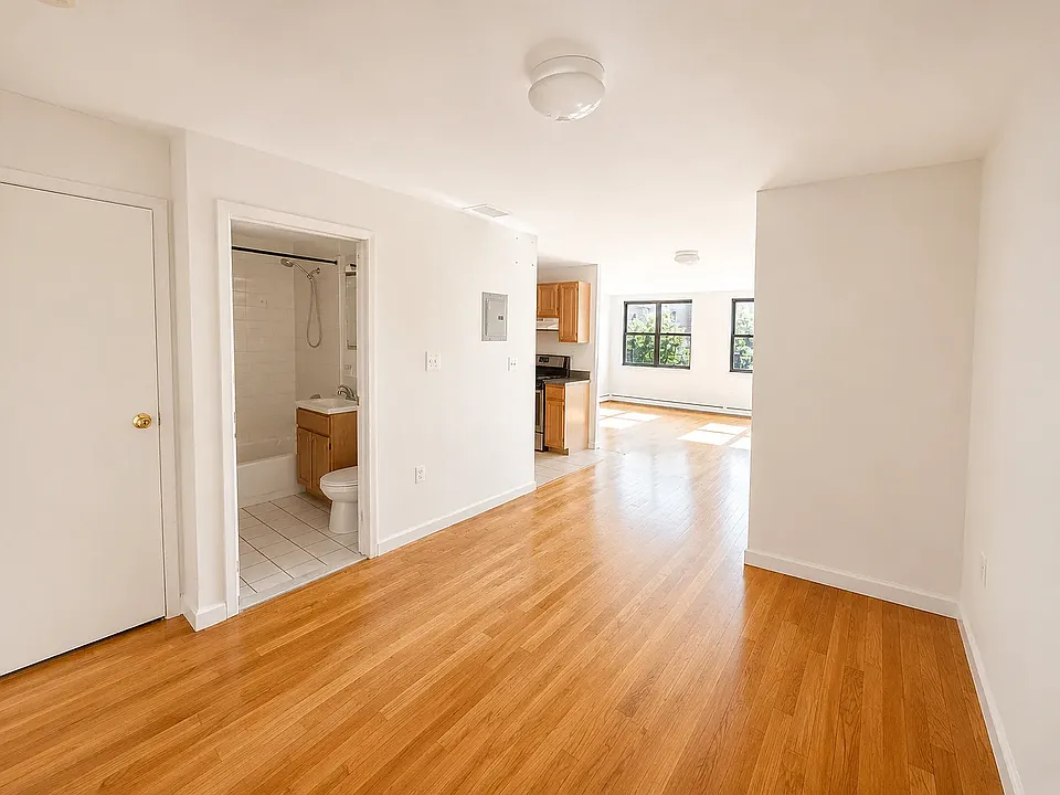 302 Hart St #4