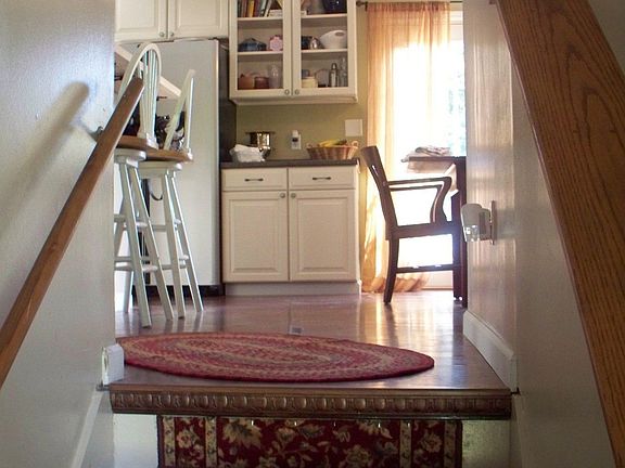 Entertaining up & down