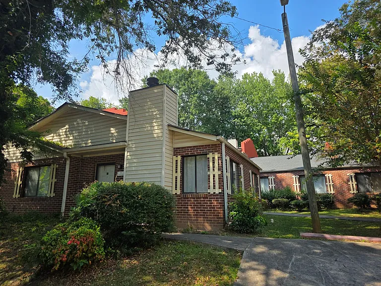 65 Temple Ave — Photo 1