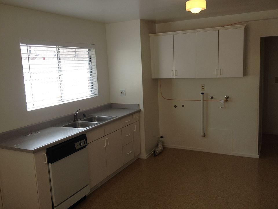 KITCHEN AND LAUNDRY AREA