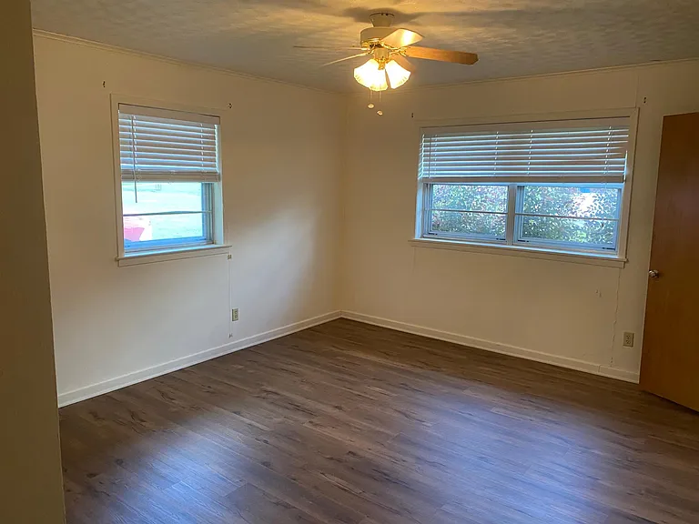 2811 Royal Dr — Photo 7