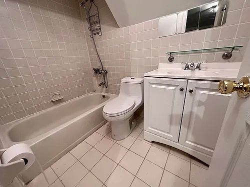 2nd image of 3534 Amboy Rd #1