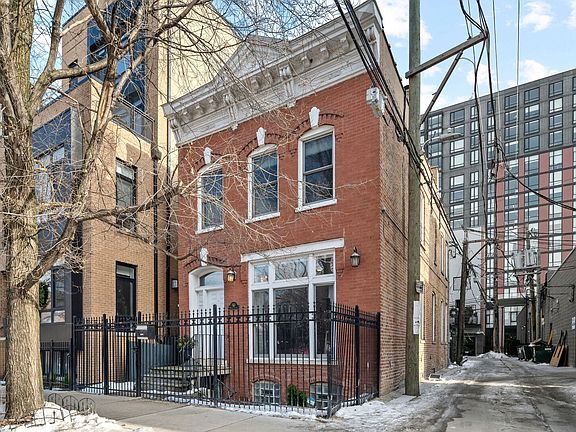 2nd image of 1213 N Paulina St