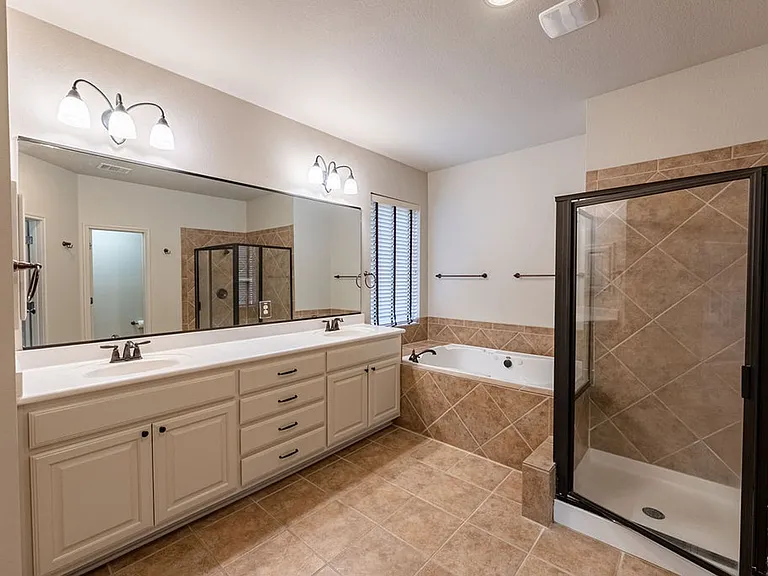 7909 Adelaide Dr — Photo 14
