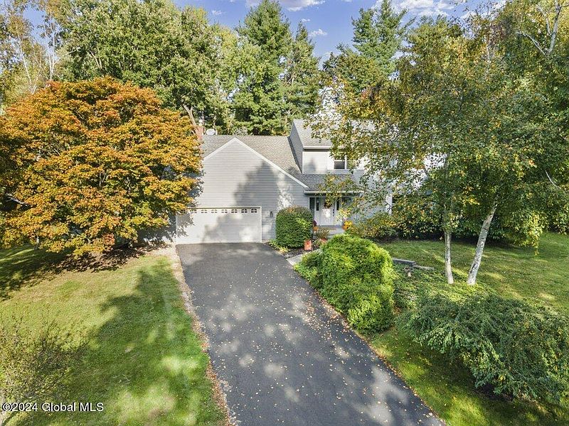 2nd image of 4 Brookhaven Drive