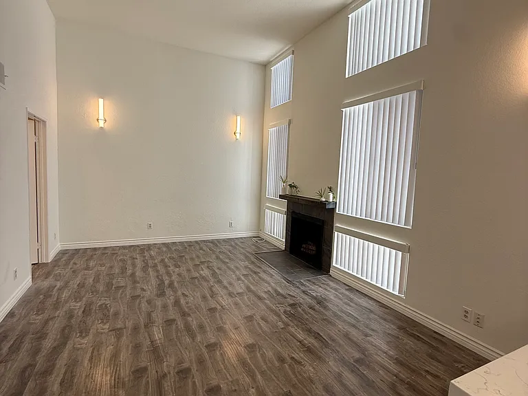 1751 S Bentley Ave #7 — Photo 7