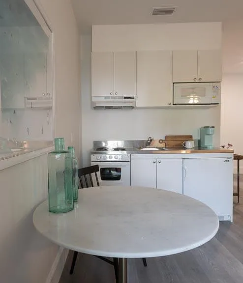 Convenient bistro style kitchenette