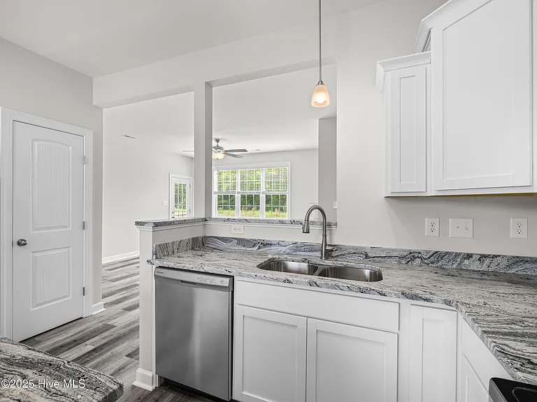 908 Freewoods Ct — Photo 17