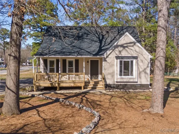24204 Gloria Dr, North Dinwiddie, VA 23803