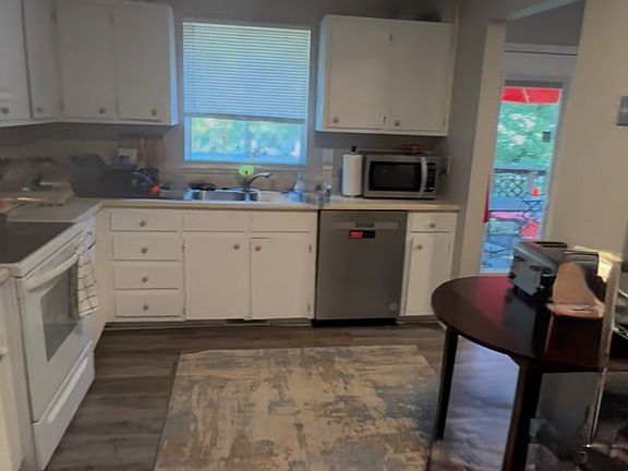 3rd image of 3209 Joanne Dr