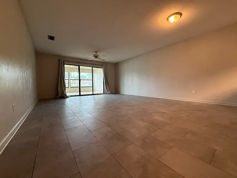 84 Lake Fairgreen Cir — Photo 7