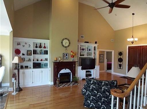 2nd image of 15399 Swan Ct