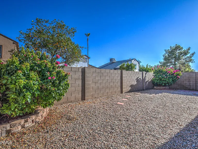 815 E Calle Del Norte — Photo 35