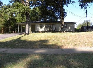 2839 Beverly Hills Rd, Memphis, TN 38128