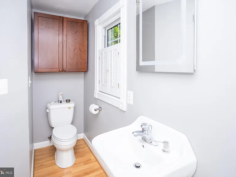 1207 N Livingston St — Photo 33
