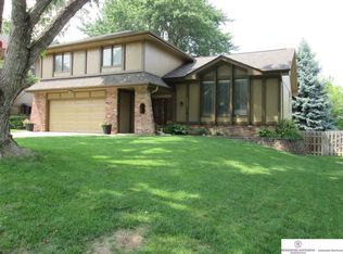 16620 Castelar St, Omaha, NE 68130