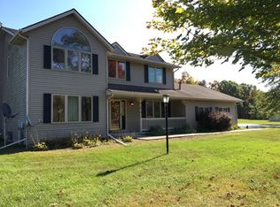 5755 N Cl Myers Dr, Byron, IL 61010