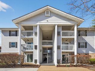 667 S Kirkwood Rd APT 102, Saint Louis, MO 63122