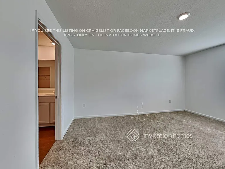 1074 Caitlin Loop — Photo 9