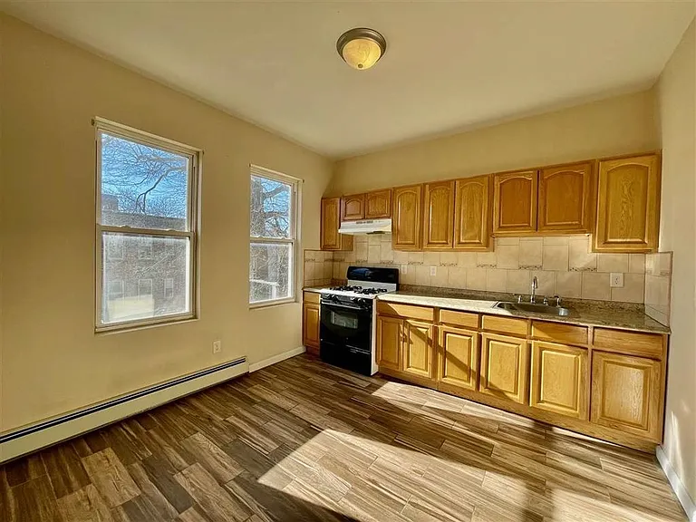 263 Stegman St #2 — Photo 11