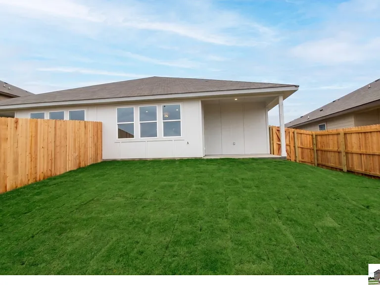 227 Green Valley Dr — Photo 10