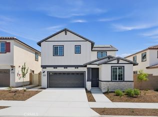 9560 Glenmore Forest Dr, Riverside, CA 92508