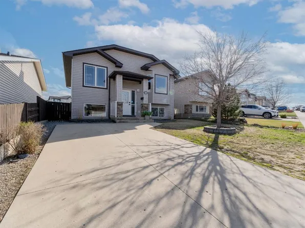 49 E Terrace St NE, Medicine Hat, AB T1C 0A3