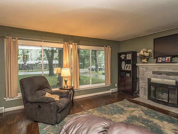 4th image of 129 Scotts Dr