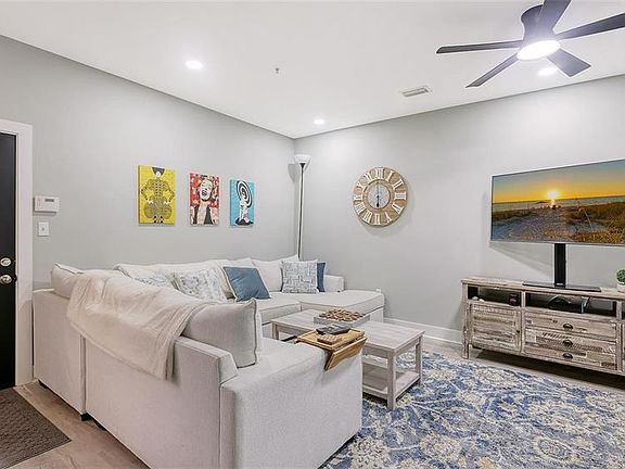 4th image of 3827 Parkridge Cir #1-102