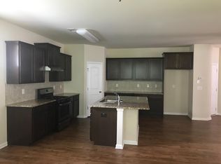 1949 Thorngate Ln, Snellville, GA 30078