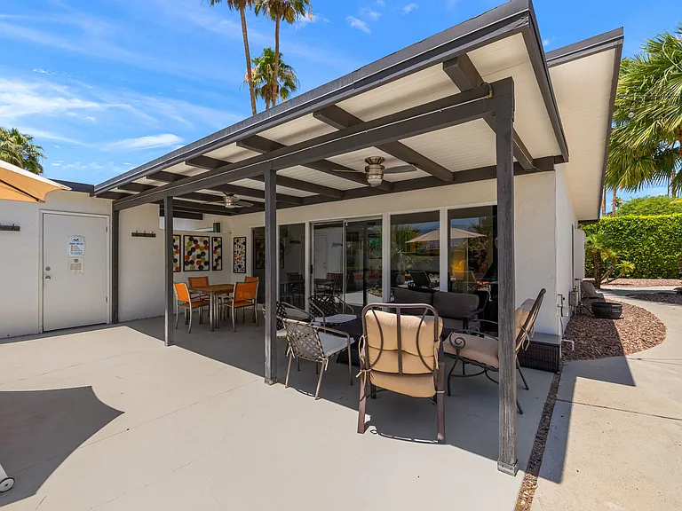 622 N Monterey Rd — Photo 8