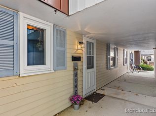 7771 Coachman Ln, Jenison, MI 49428