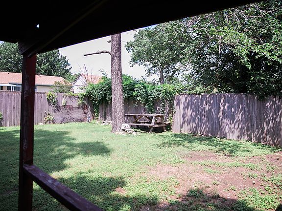4th image of 3829 Finley Rd