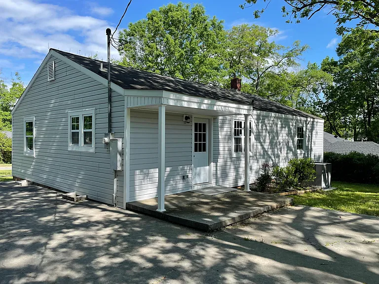 441 W Springs St — Photo 29