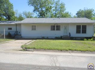 304 E 3rd Ave, Eskridge, KS 66423