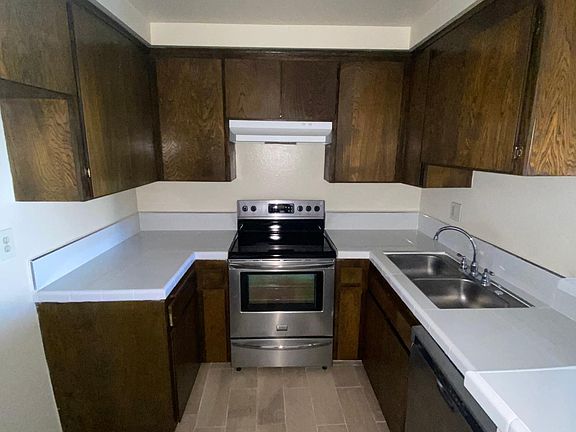 5th image of 3422 Maricopa St #125