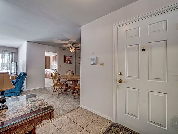 3rd image of 42 Plymouth Ct APT 101A
