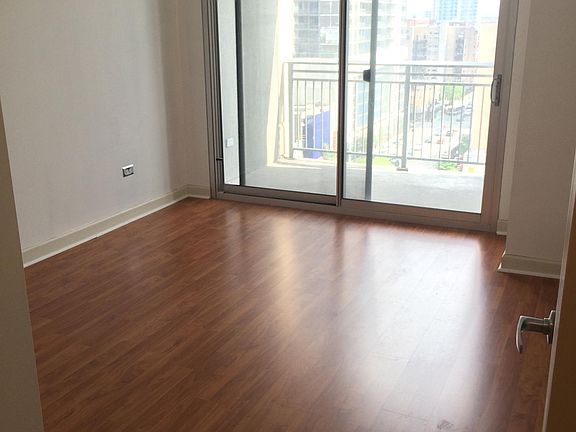 3rd image of 1250 S Michigan Ave APT 1106