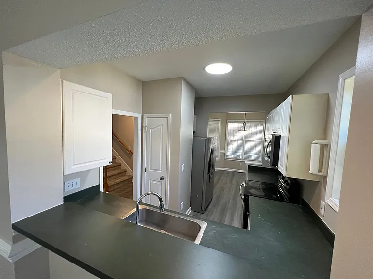 7706 Astoria Pl — Photo 9